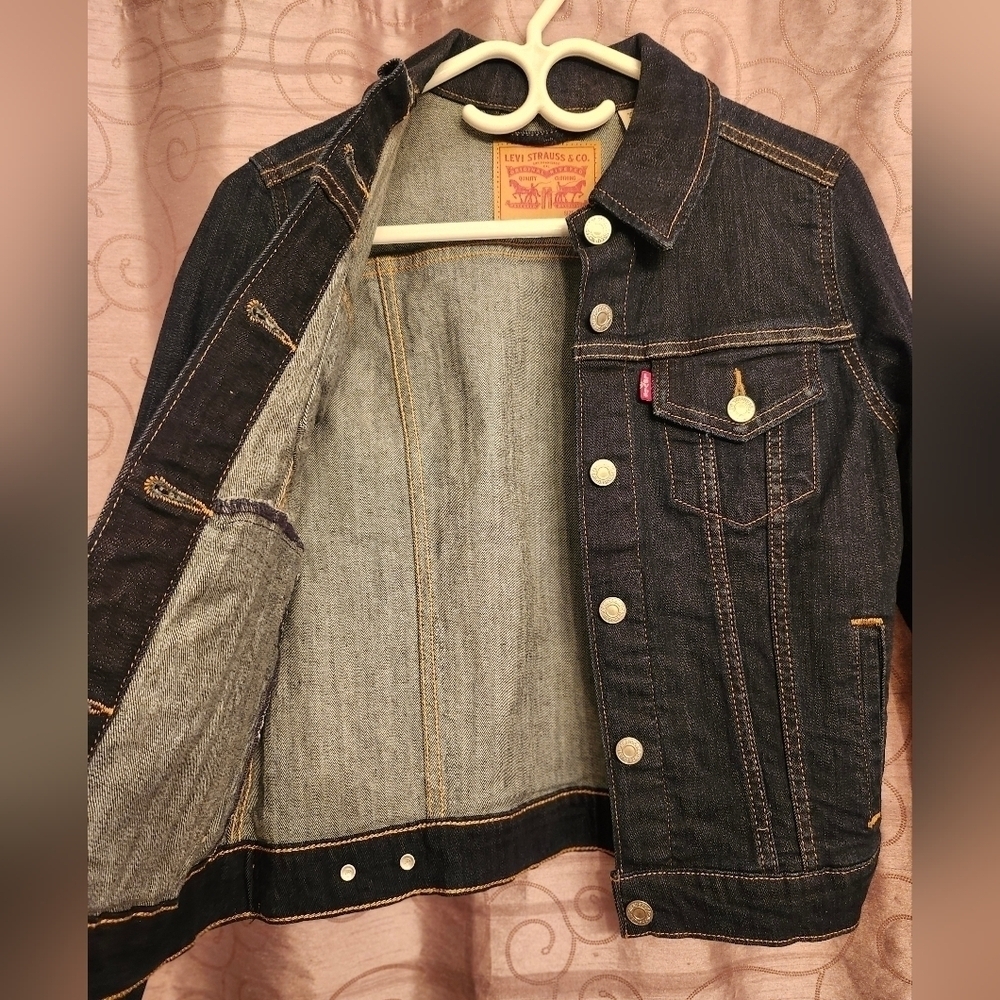 🎉 3/$60 Levi's Original Trucker Jacket in Dark Indigo size Small - Picture 3 of 5